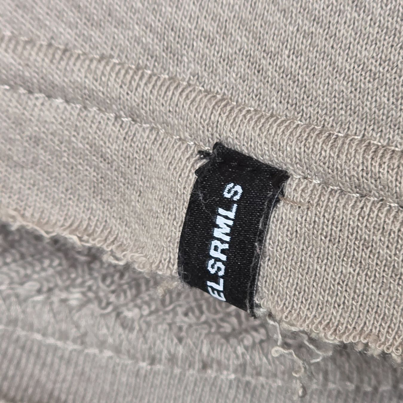 Maglioni & Felpe: 🐸 ELIAS RUMELIS PULLOVER S HELLGRAU V-NECK MEGA SCHÖN – Usato da Môtier (Vully) venduto da Frogs 3