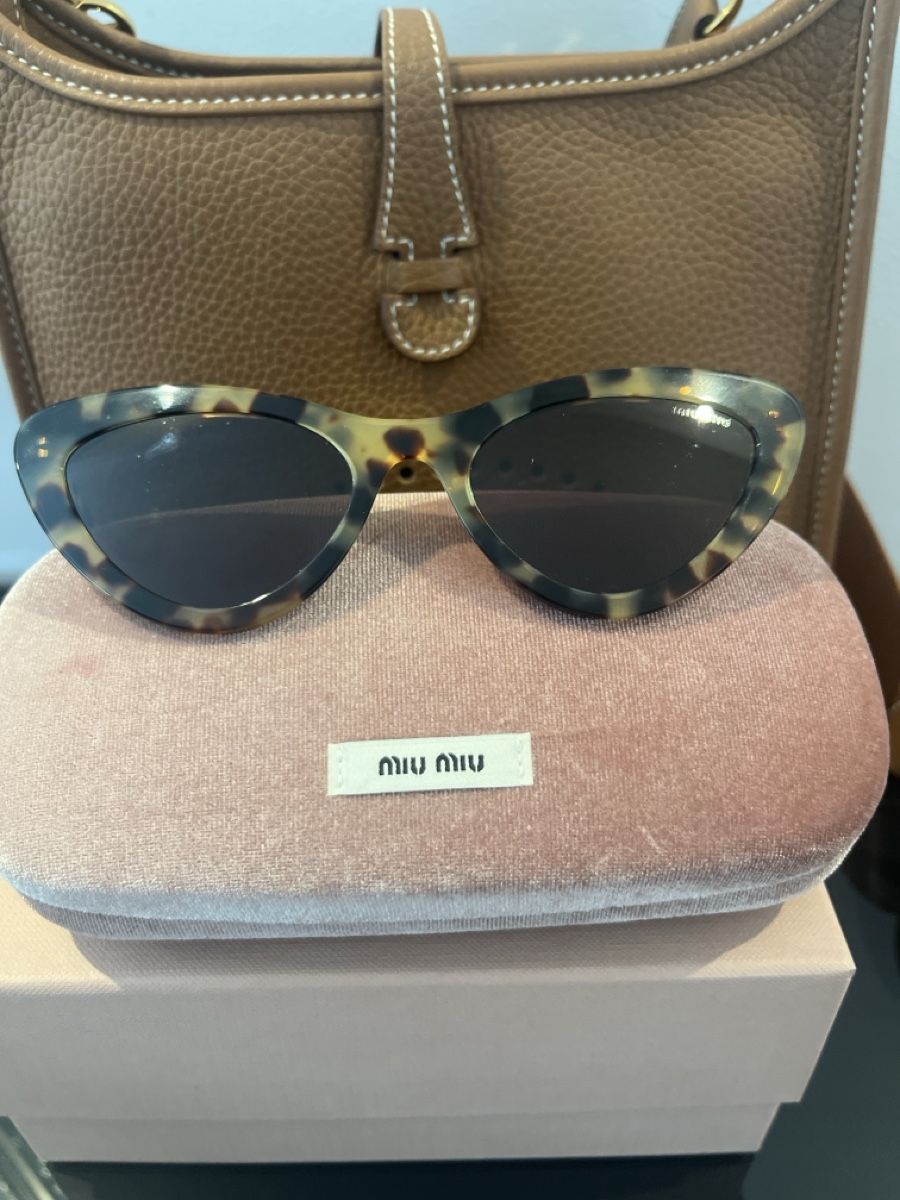 Miu Miu Occhiali & Lenti: Miu Miu sun glasses  – Nuovo (secondo la descrizione) da Zug venduto da ChicSales 5