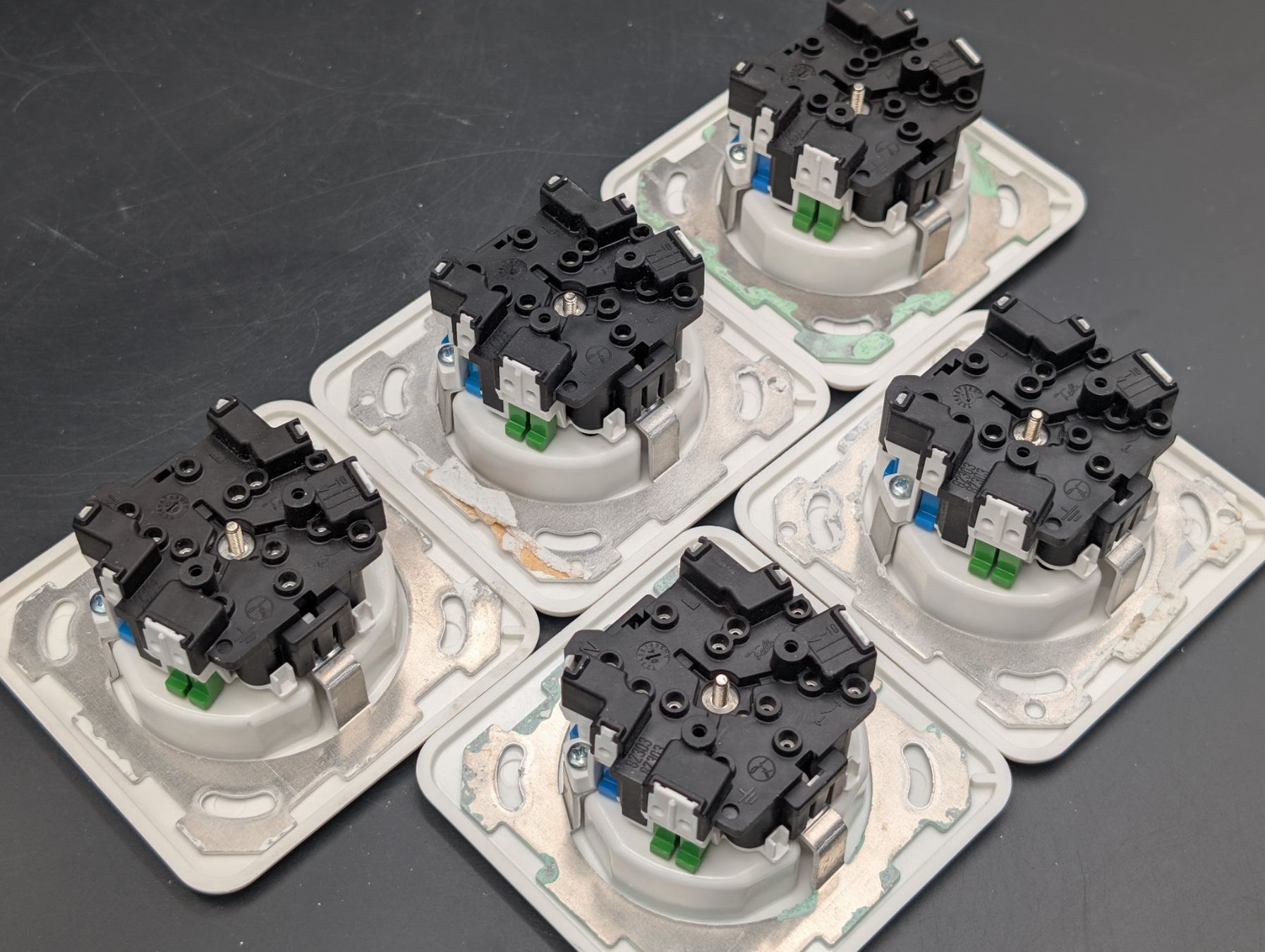 Feller Stecker: Feller Standard Set 5 Stück 3xT13 – Gebraucht aus Winterthur von Hint17 4