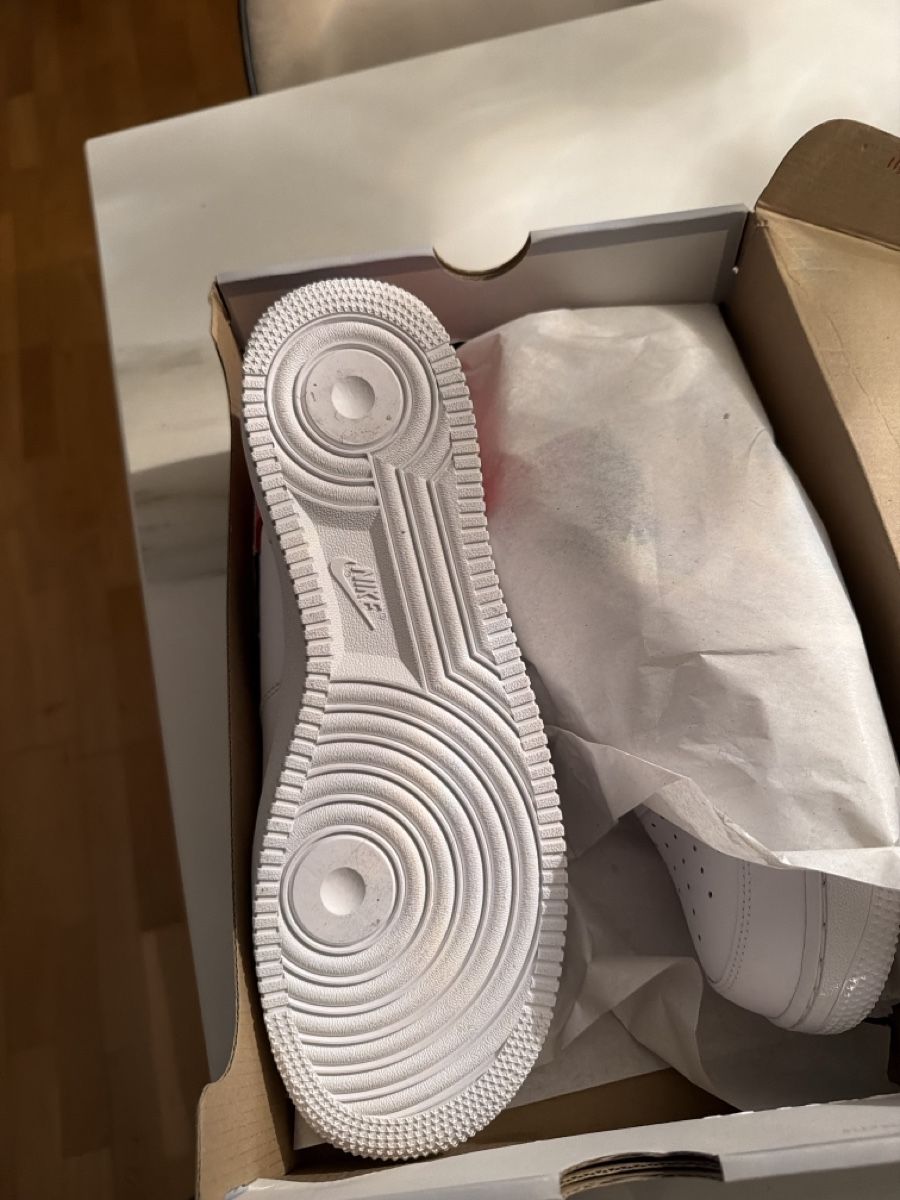 Nike Scarpe da uomo: Nike Air Force 1 NBA – Nuovo (secondo la descrizione) da Thun venduto da Ma231in 2