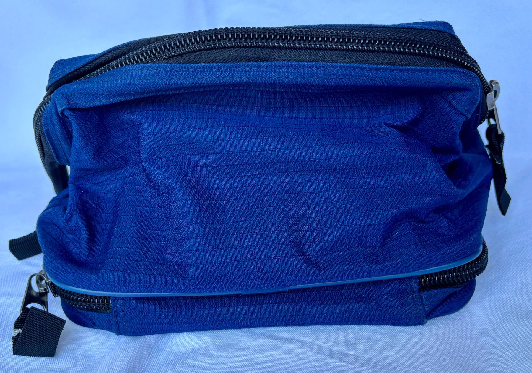 Trousses de maquillage: Adidas Necessaire - Kosmetiktasche – D'occasion à Rheinfelden par sabine0101 1