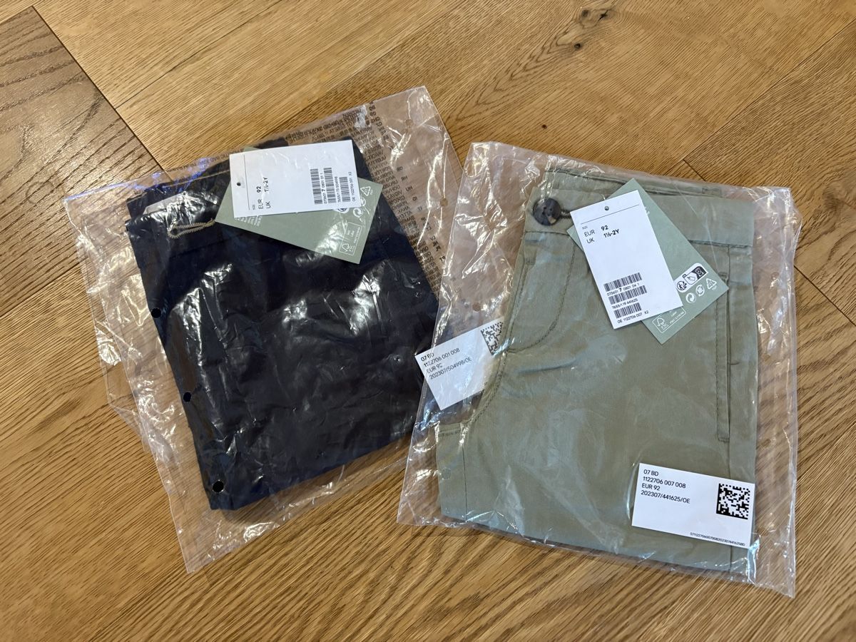 H&M Hosen: 2 kurze Hose Chino Gr. 92 – Neu und originalverpackt aus Serneus von bragi 1