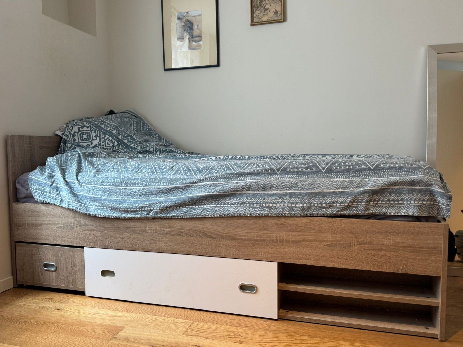 Letti: Single Bed Frame w/ Storage Drawers and Mattress – Usato da Luzern venduto da kim_my9c