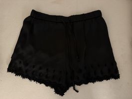 Zara Satin Shorts Grösse S (schwarz Spitze)