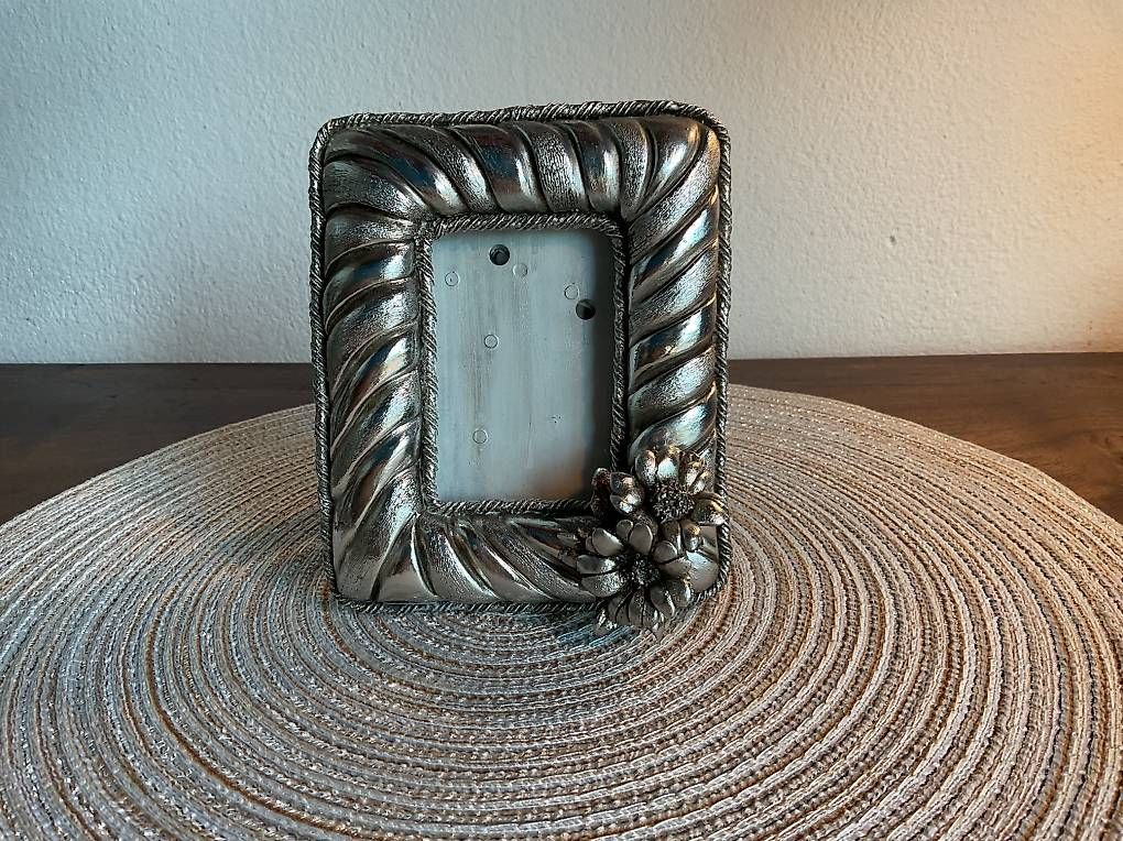 Cadres de tableaux: Cornice argentata – Neuf avec emballage d'origine à Gudo par ele_7h2r