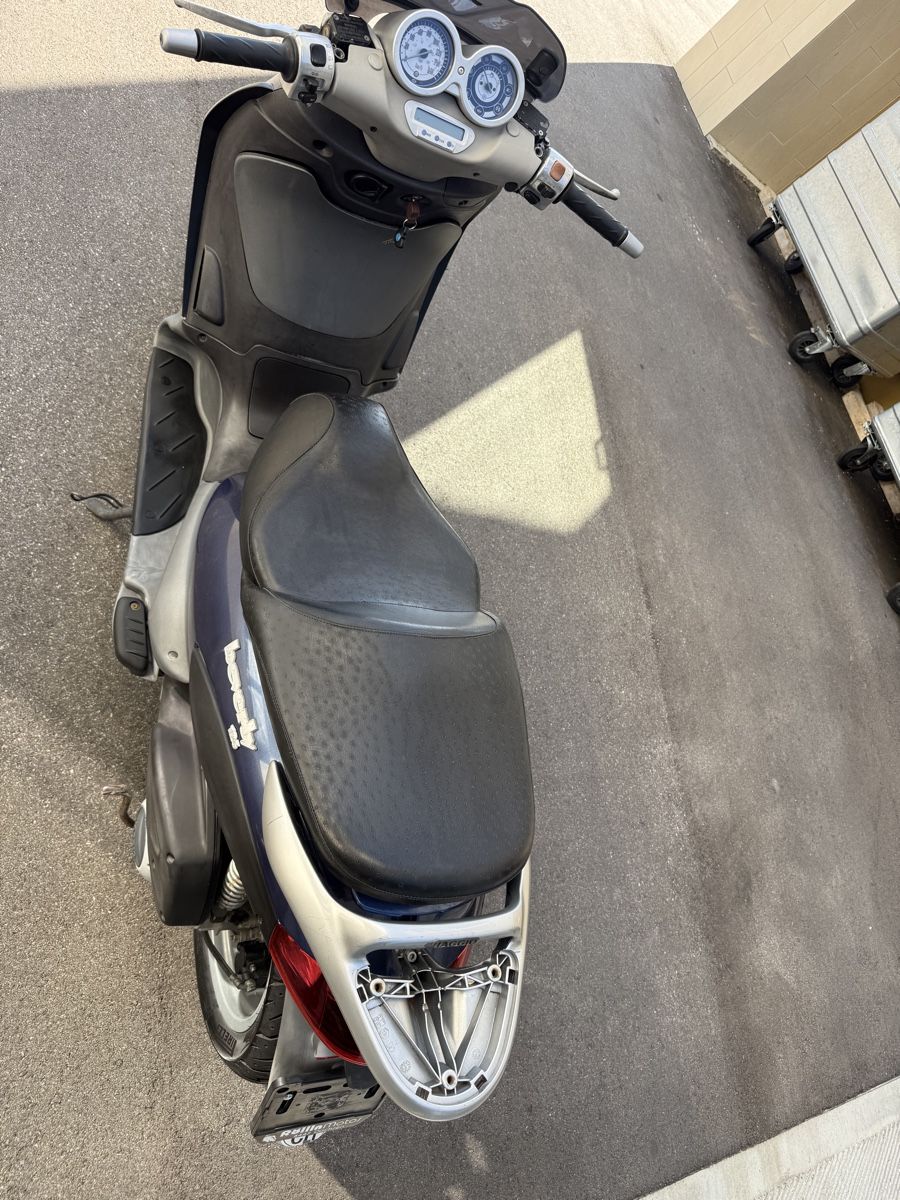 Piaggio Scooter: Piaggio Beverly 125 Roller blau metallic 5305 km – Difettoso da Wetzikon ZH venduto da KIEE 7