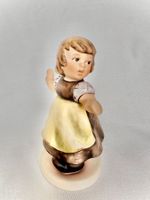 Schöne Goebel Hummel Figur Mädchen "Liesl"