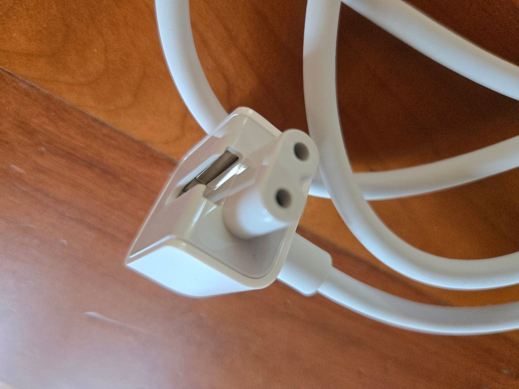 Apple Kabel: Apple /Mac /Airbook Stromkabel – Neu und originalverpackt aus Altstätten SG von Tschuppben 1