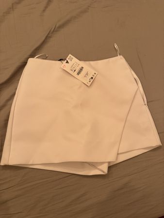 Zara white skort, size S, brand new with tags attached