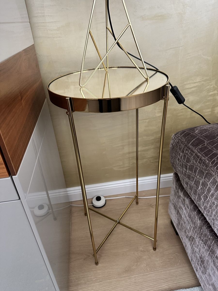 Comodini: Beistelltisch und Lampe – Usato da Sevelen venduto da Stopglobal. 1