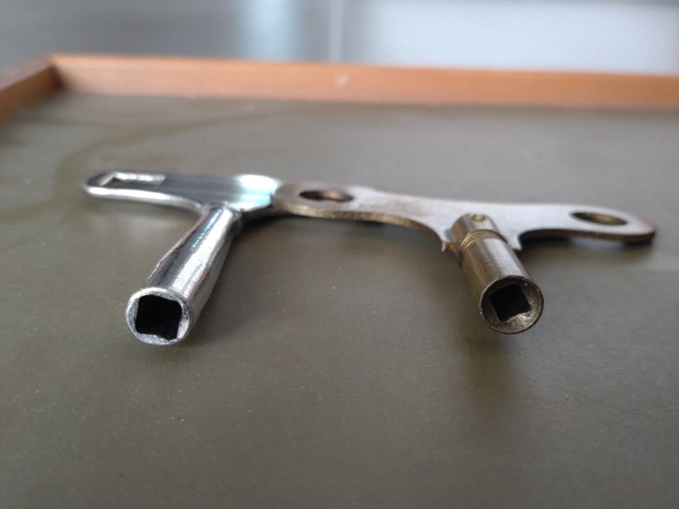 Schlüssel: 4 clés de remontage pour horloges anciennes – Gebraucht aus Vuadens von Tsaberli1 3