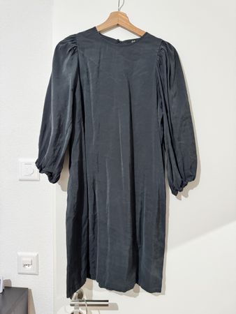 Robe C&A gris foncé manches longues taille 38 bon état