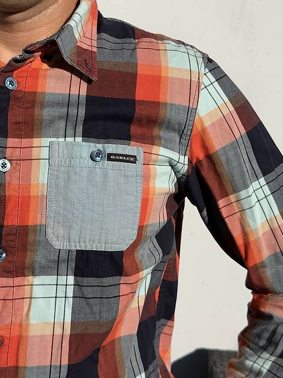 Oakley Camicie: Oakley Herrenhemd mit Karomuster – Usato da Meggen venduto da gia_wz2q 1