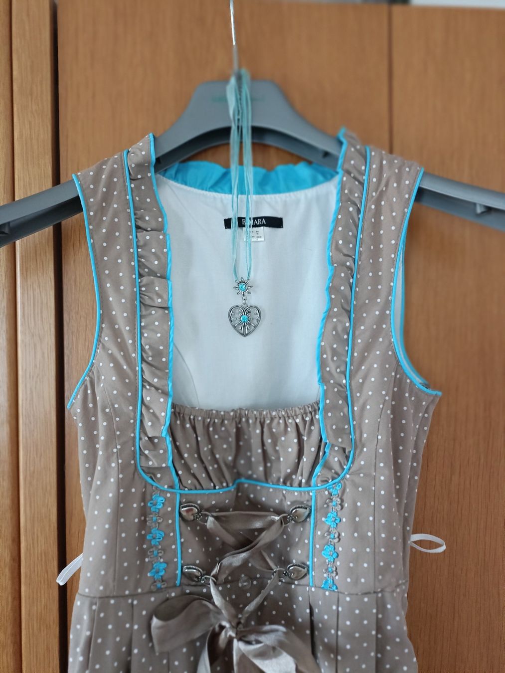 Costumes: Dirndl – D'occasion à Thun par fiechli 1