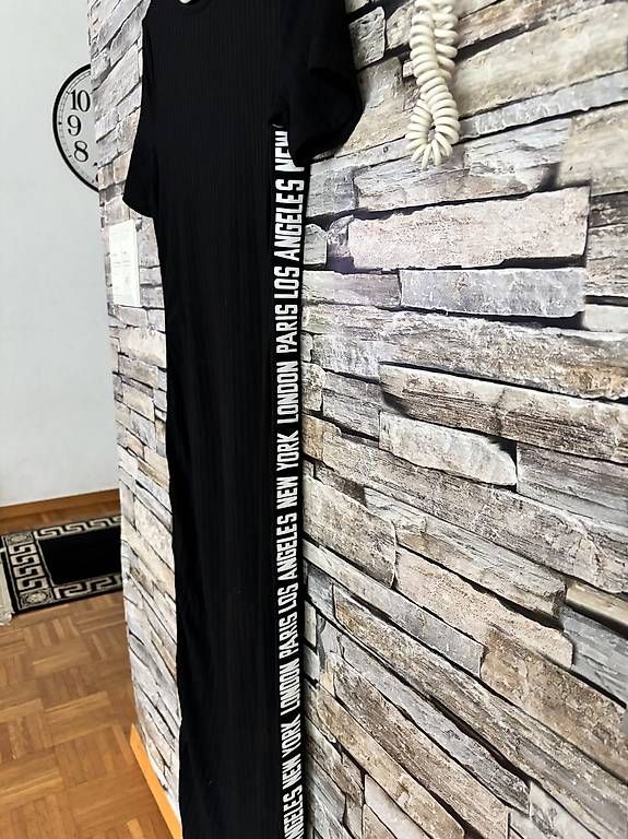 Vestiti: Kleid lang eng schwarz Gr.36 – Usato da Wettingen venduto da Hasta80 1