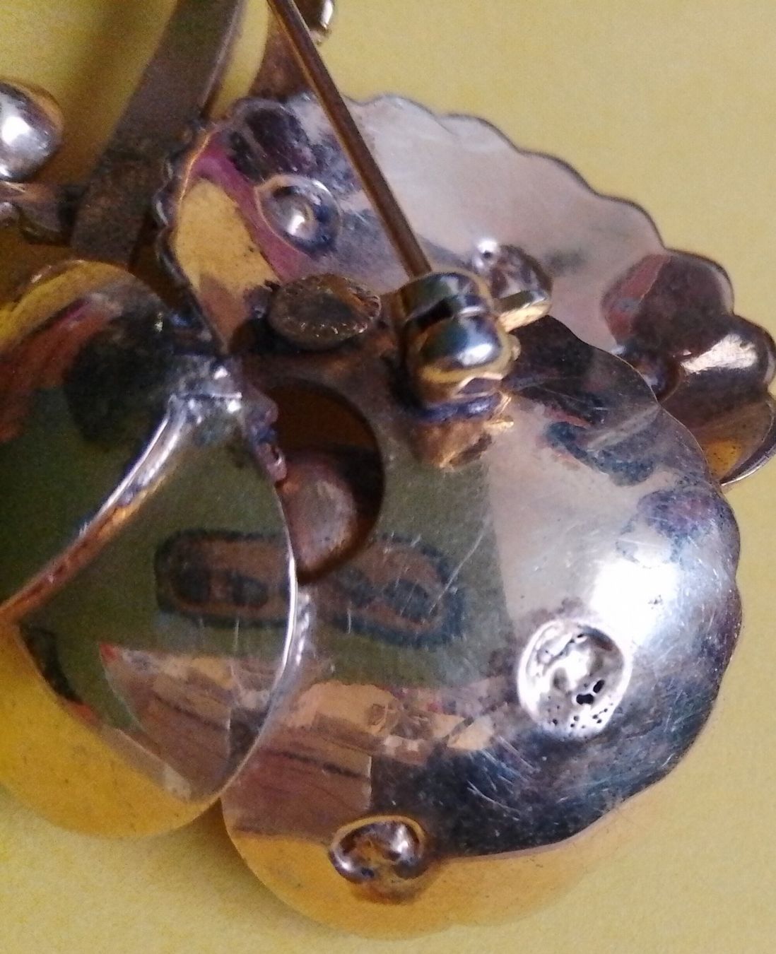 Spille & Fermagli: Vintage-Brosche in Form einer Blume ca. 12 gr. Schmuck 60er – Usato da Wohlen AG venduto da salamanderspielwaren 7