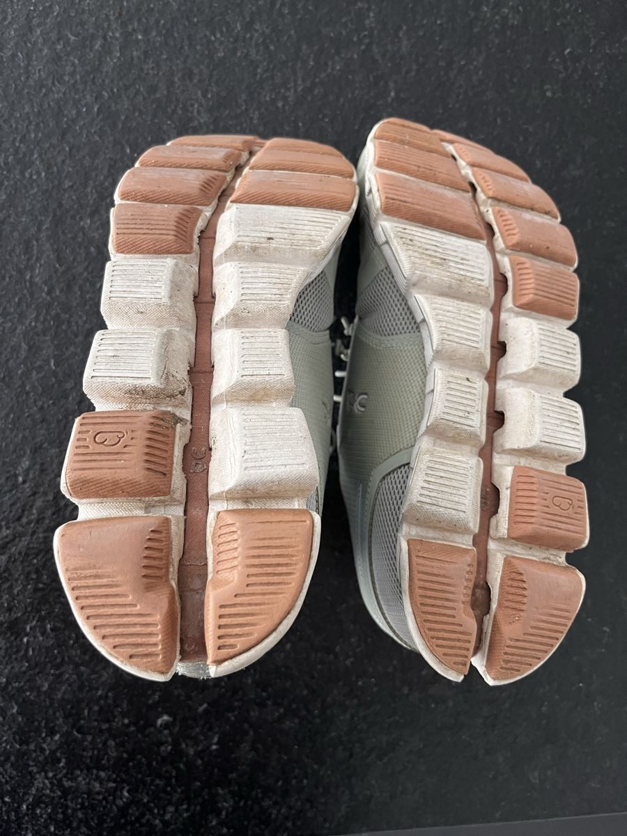 On Chaussures femmes: On Cloud 6 (3 Paare) – D'occasion à Hindelbank par fahne75 1