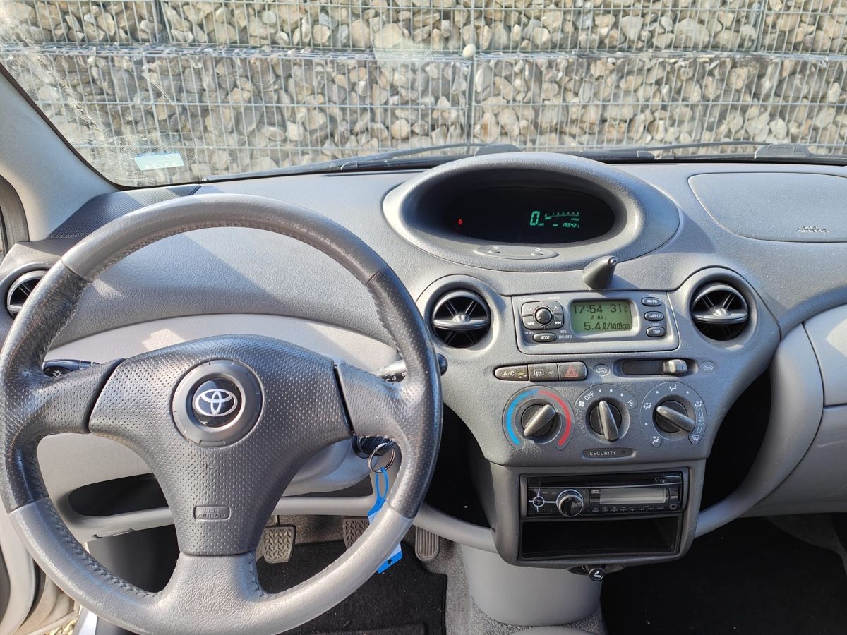 Toyota Autos: Toyota Yaris 1.3 – Gebraucht aus Weier im Emmental von dom_k 4