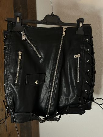 Minirock New Collection schwarz Grösse S/M mit Schnürung