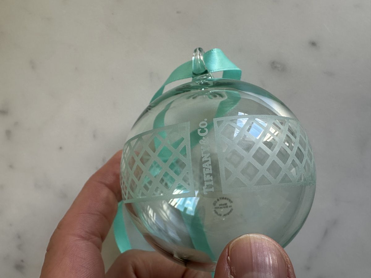 Tiffany & Co. Tutte le decorazioni: Tiffany & Co Weihnachs Kugel – Nuovo e nell'imballaggio originale da Zürich venduto da Clausiuus 1