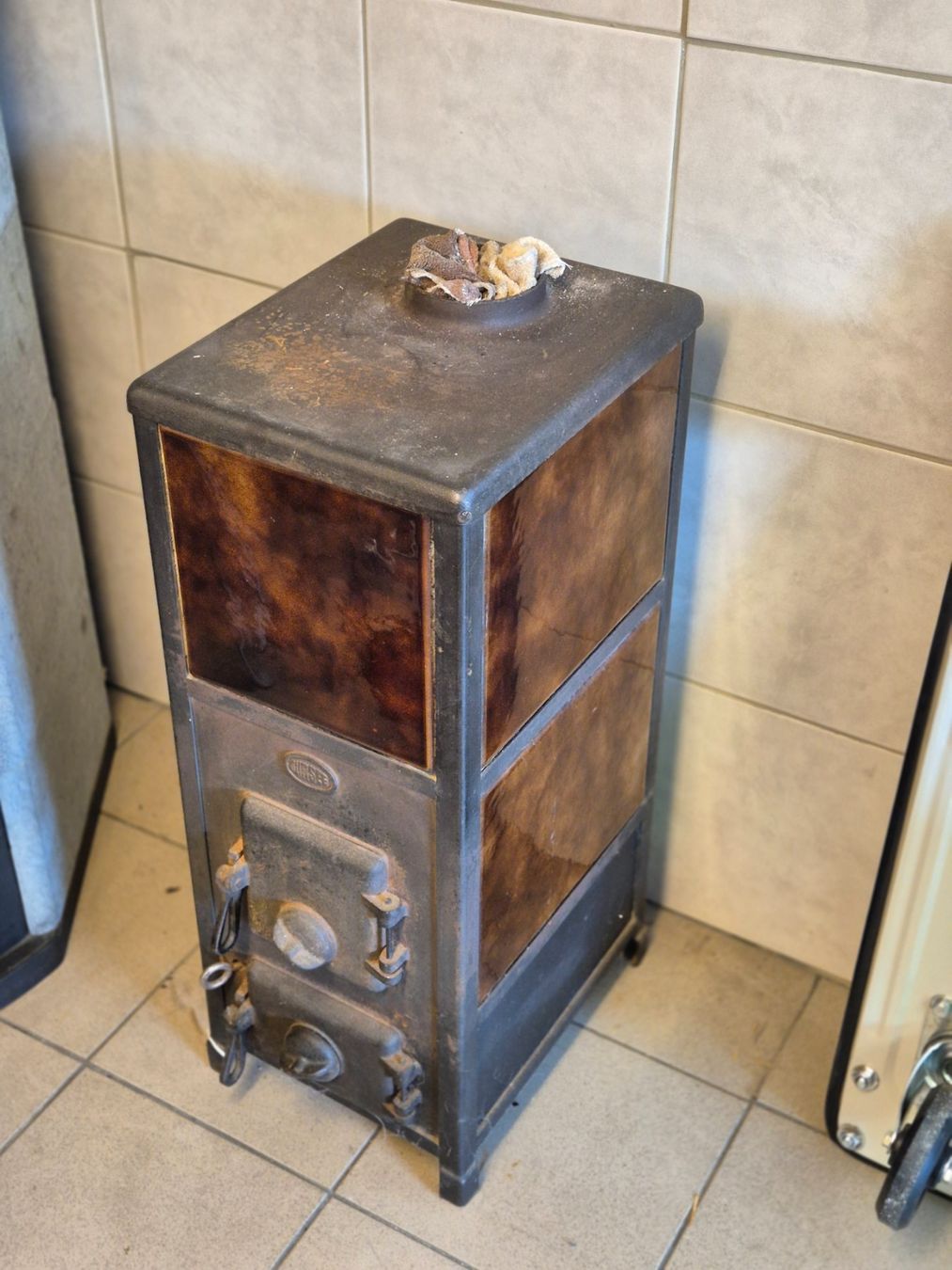 Altri mobili d'antiquariato: Alter Holzofen – Difettoso da Reitnau venduto da twixi88