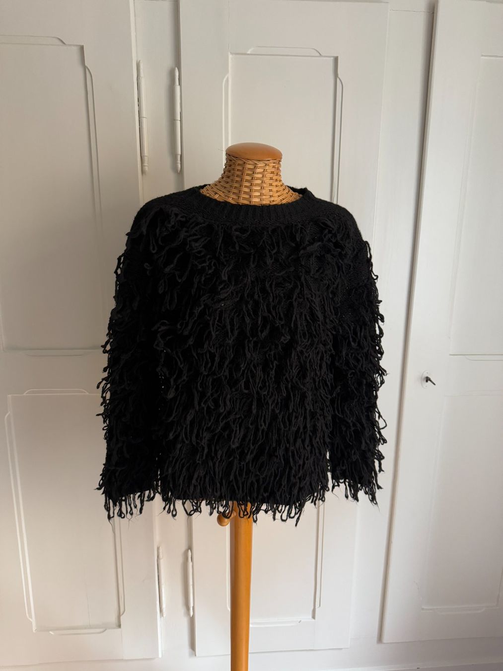 Pullover & Sweatshirts: LA STRADA - Strickpullover schwarz mit Fransen L – Gebraucht aus Zürich von Diazaio