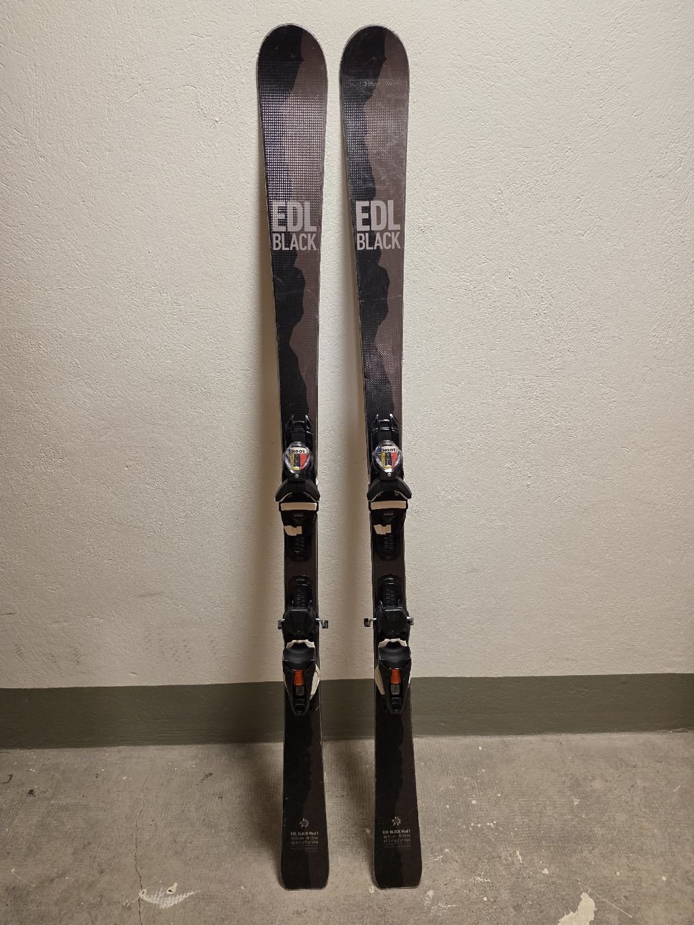 Skis: EDL Black Skis w. bindings – Gebraucht aus Genève von lea_67wq
