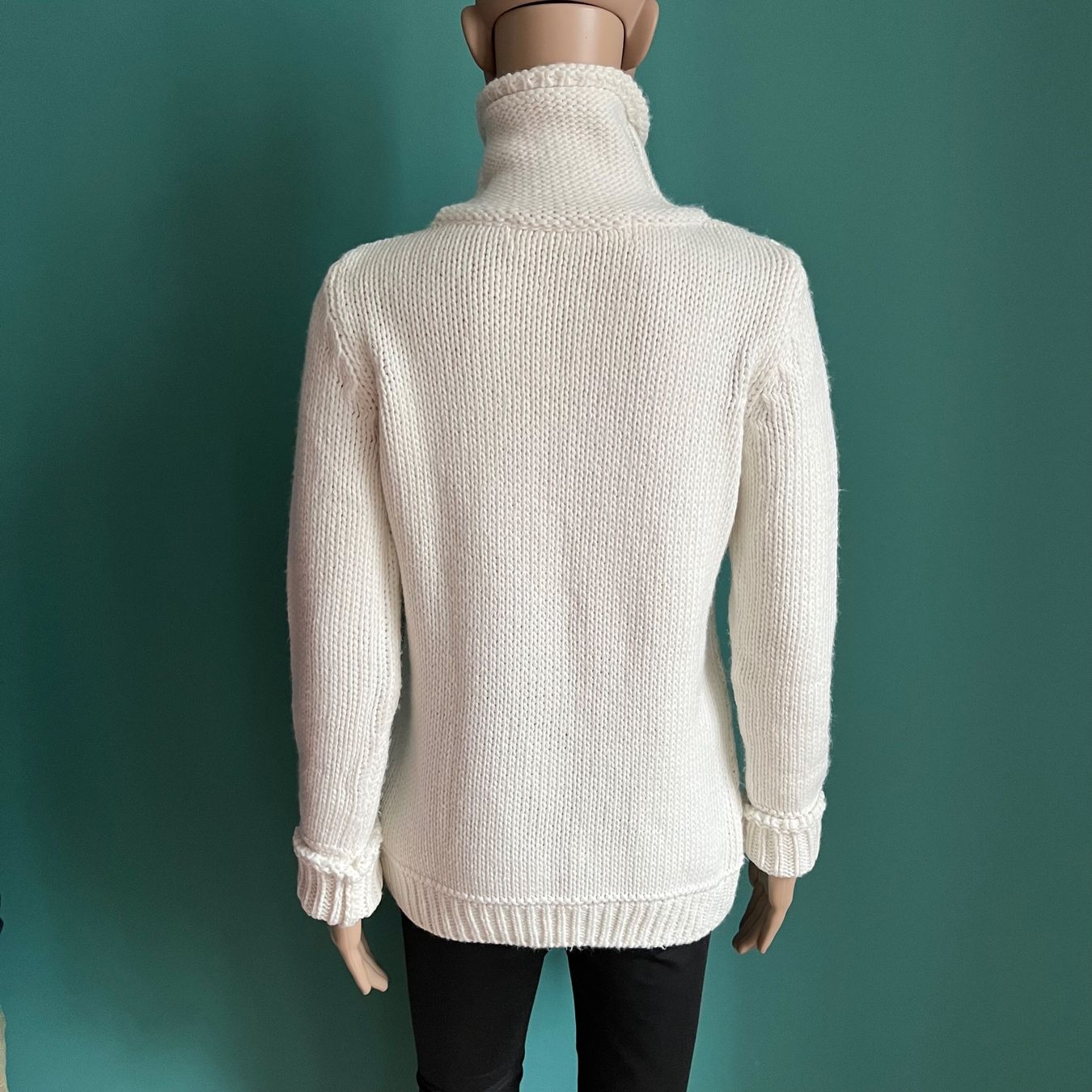 Zara Pulls & Sweat-shirts: ZARA KNIT Pullover mit Zopfstrickmuster 🤍 – D'occasion à Zürich par ClosetQueen 3
