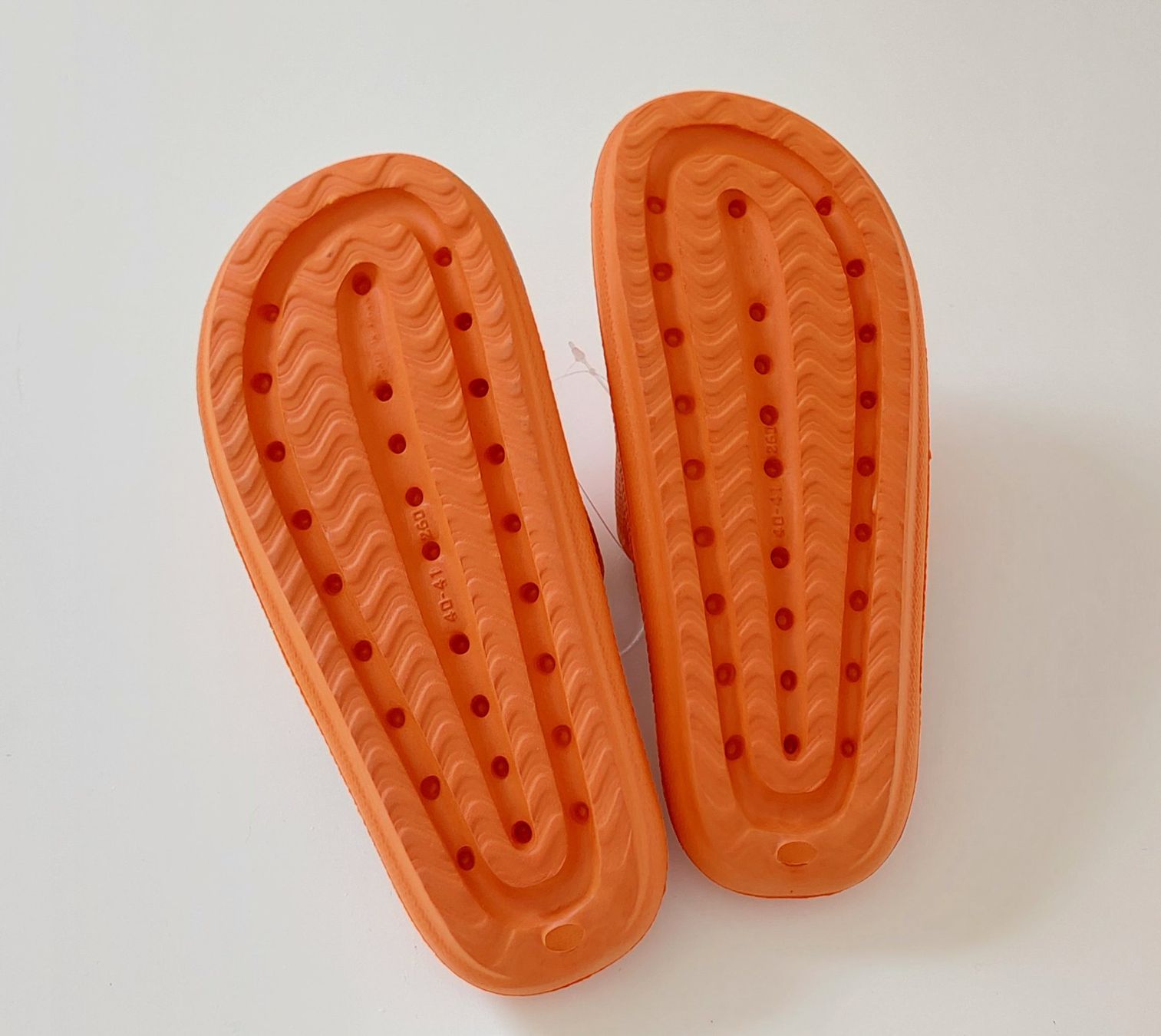 Scarpe da uomo: CLOUD-SLIDES - PILLOW SLIDES | Superweiche EVA - Hausschuhe – Nuovo e nell'imballaggio originale da Oberweningen venduto da Feindesign 1