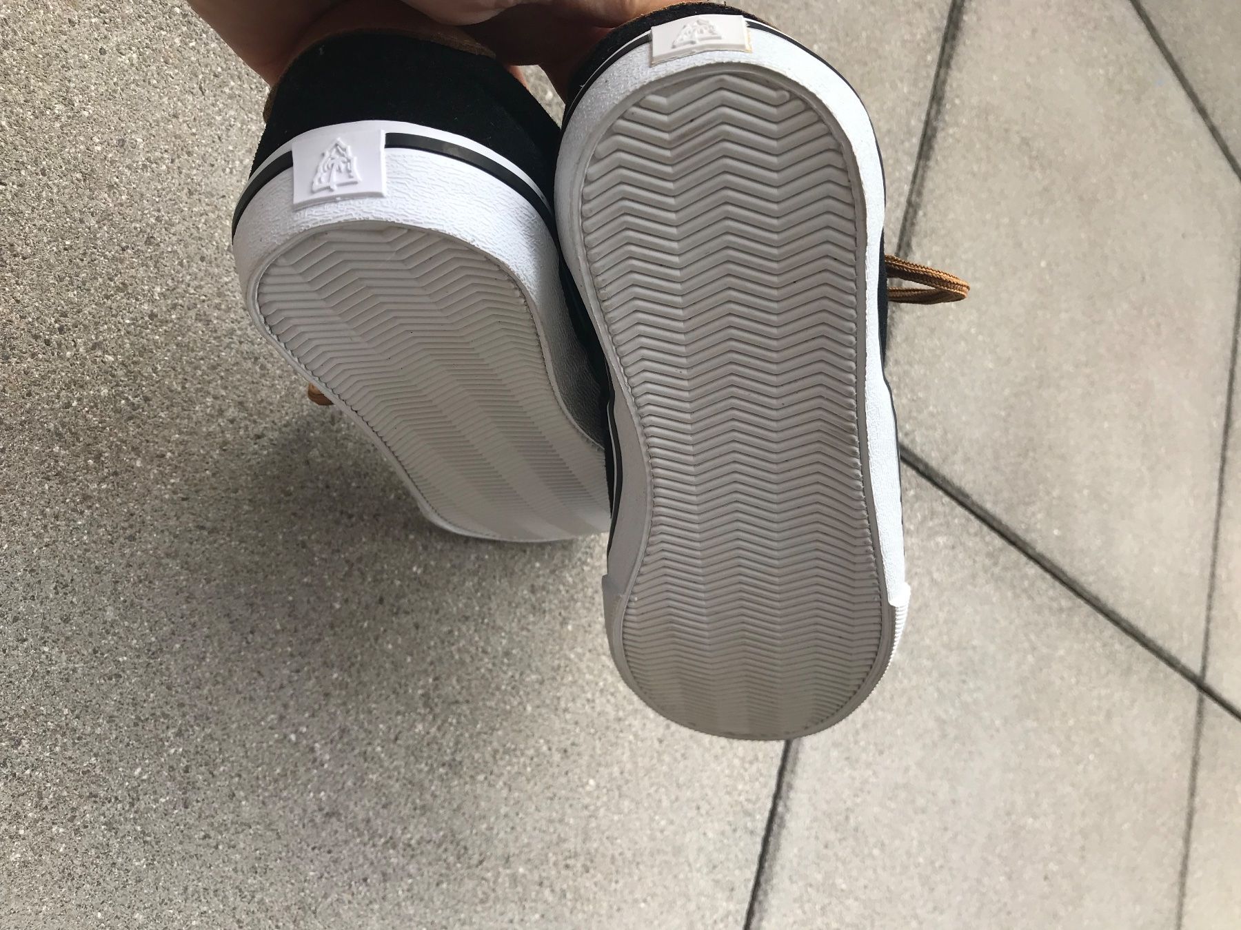 Herrenschuhe: Beach Mountain Sneakers Gr. 36 NEU – Neu (gemäss Beschreibung) aus Affoltern am Albis von variablend 2