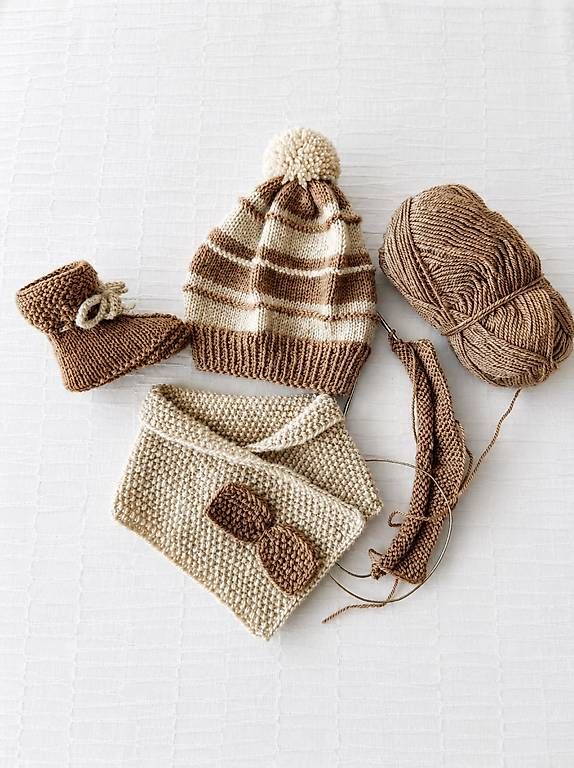 Socken für Kinder:       Handgestricktes Babyset als Geschenk – Neu und originalverpackt aus Niederuzwil von jas_256j 3