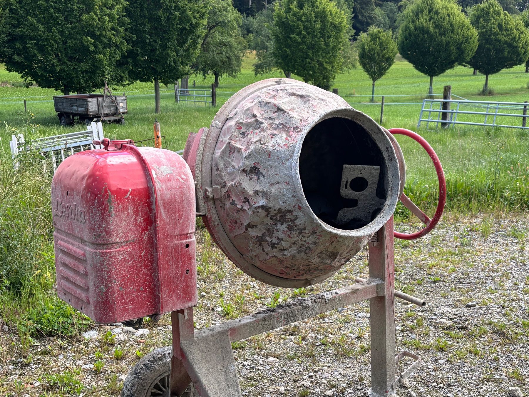 Alle Maschinen: Betonmischer, Lescha – Gebraucht aus Rickenbach LU von daul.garden