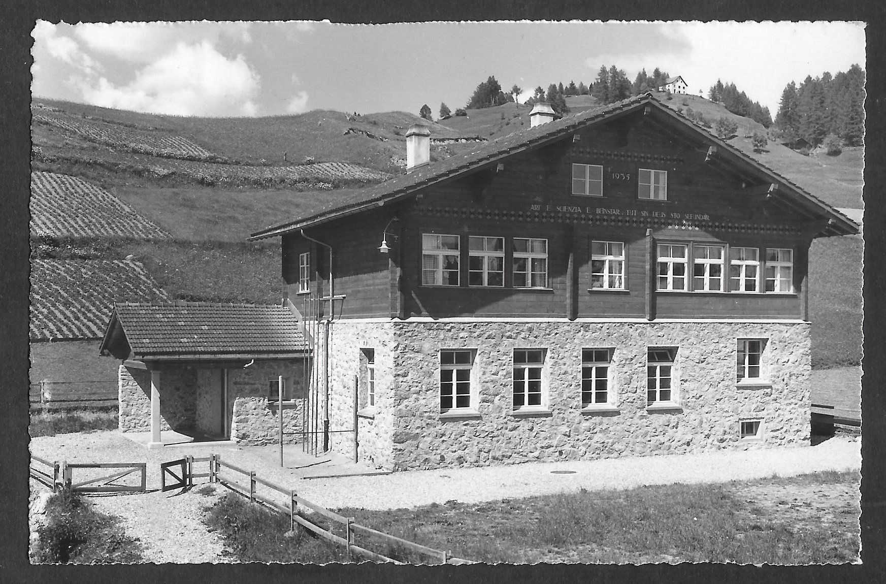 Cartoline postali: Feldis Schulhaus – Usato da Olten venduto da clotaldi