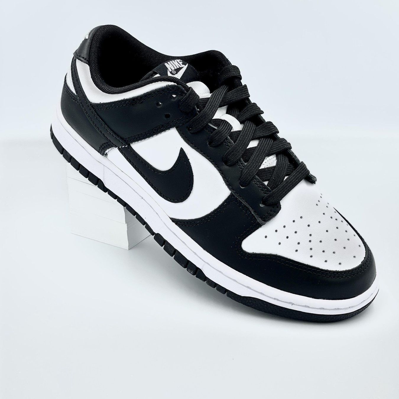 Nike Scarpe da uomo: Nike Dunk Low Black White / Panda EU 42 – Nuovo e nell'imballaggio originale da Erlinsbach venduto da sasneakers 3