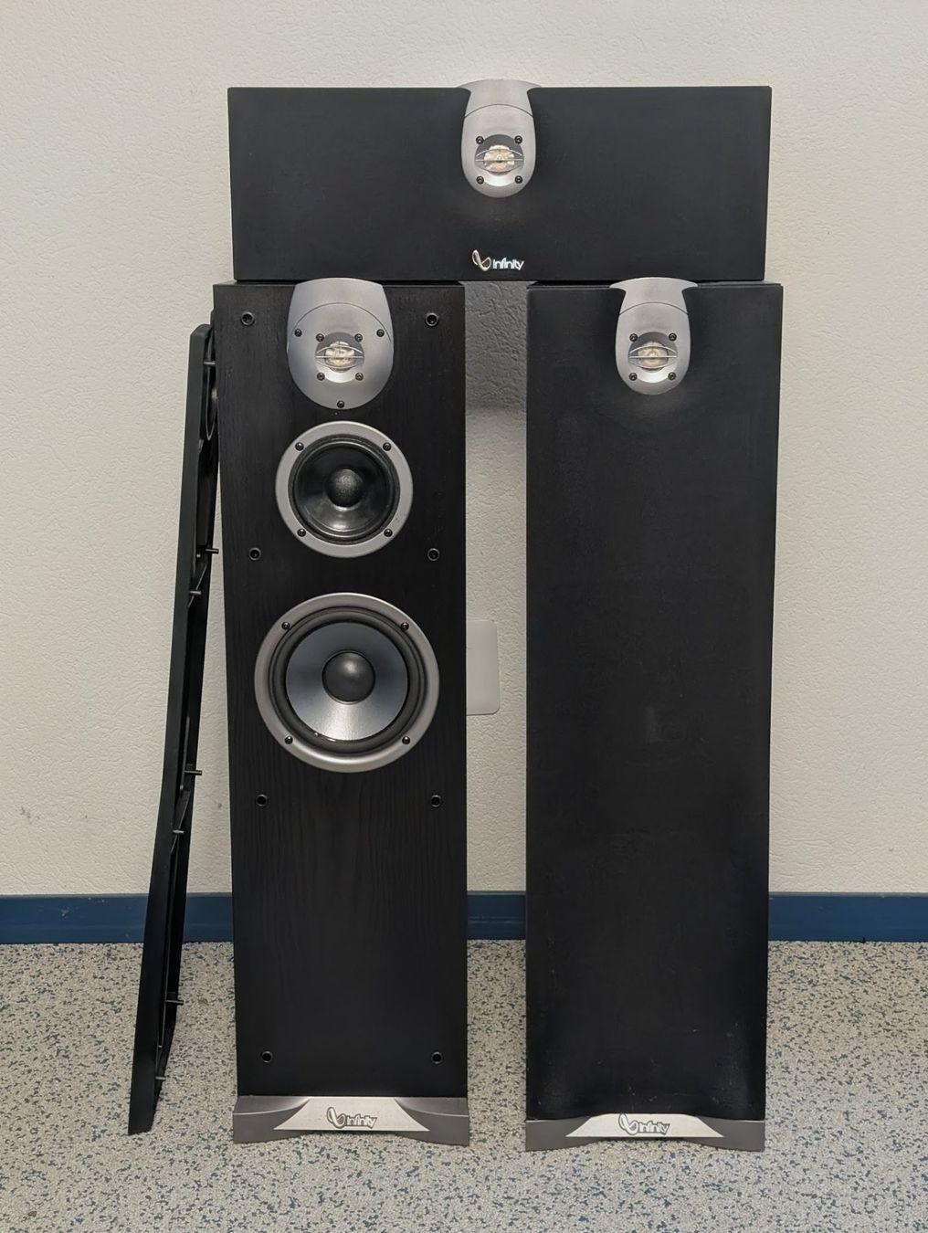Infinity Casse acustiche: Infinity Delta Set  (2x Delta 30 und Delta Center) – Usato da Ueberstorf venduto da FancyMarmot
