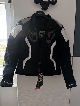 Motorradjacke BERIK mit Protektoren Grösse 42 guter Zustand