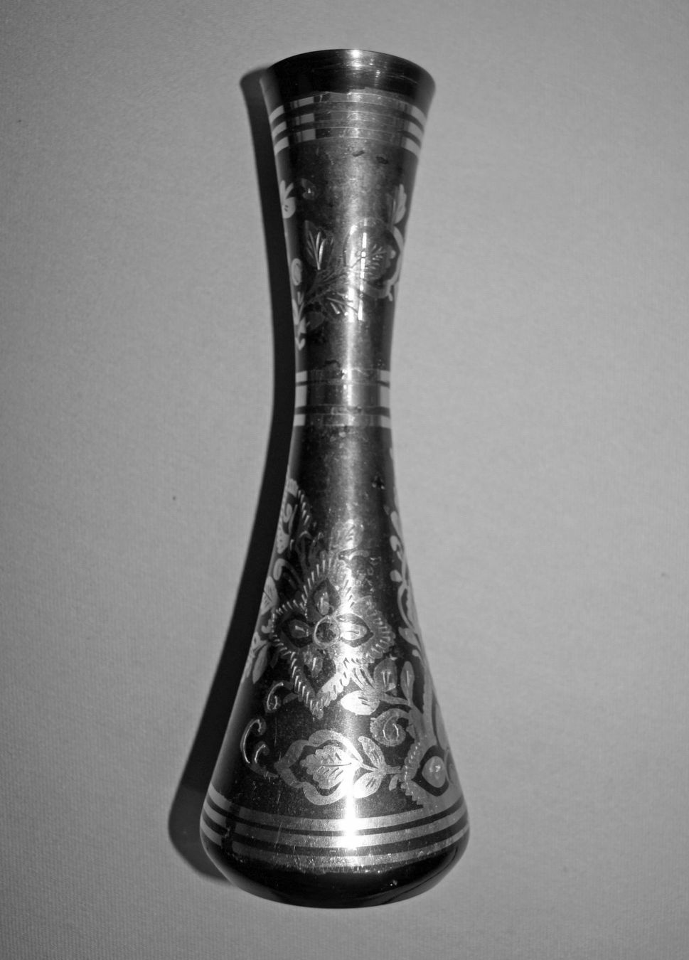 Vase & Récipients: Wunderschöne Bidri-Vase mit Silberauflage – D'occasion à Geroldswil par ARTEFACTO 2
