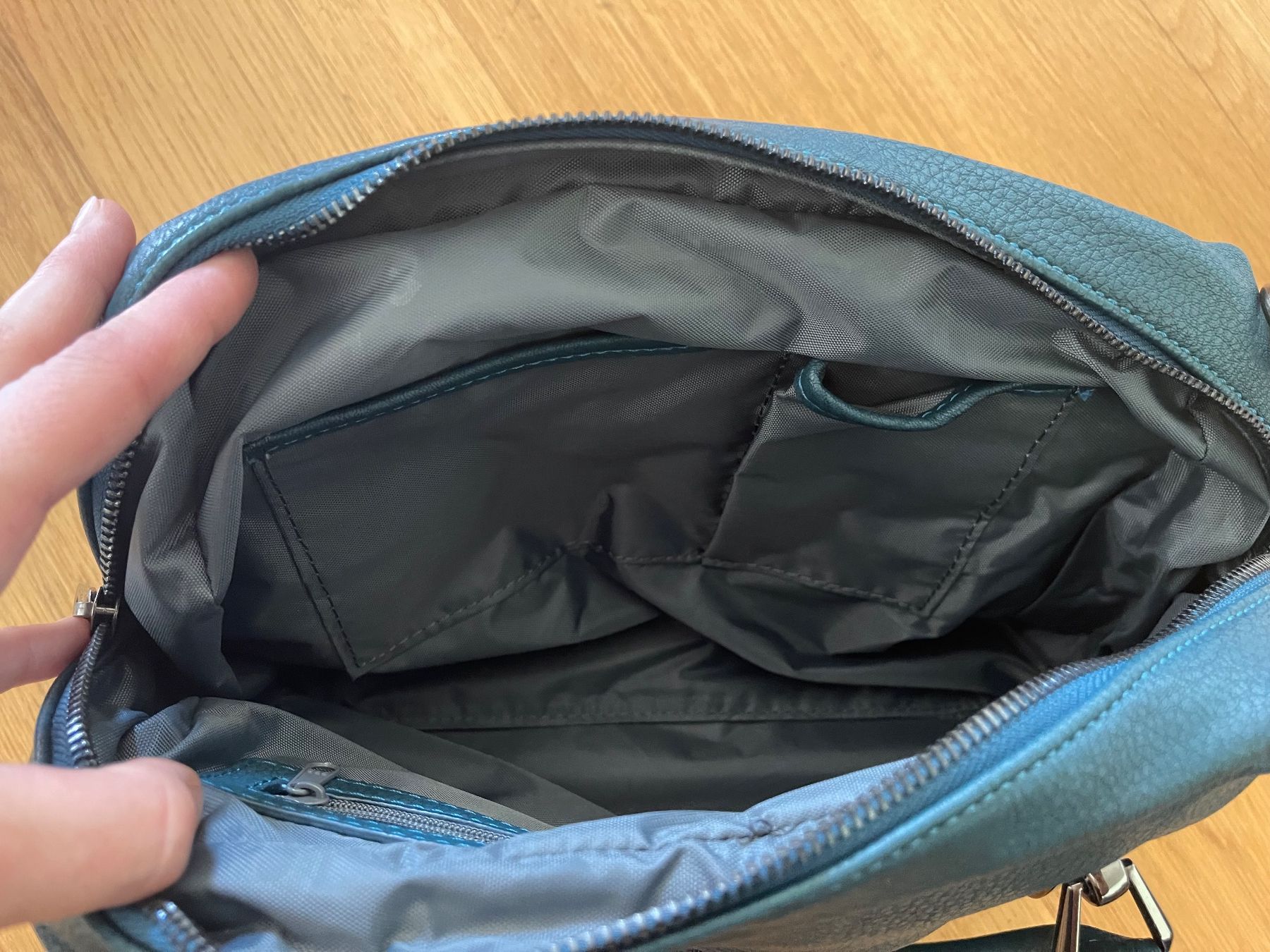 Picard Borse da donna: Hand-Tasche Picard – Nuovo (secondo la descrizione) da Ehrendingen venduto da abo_p9n6 6