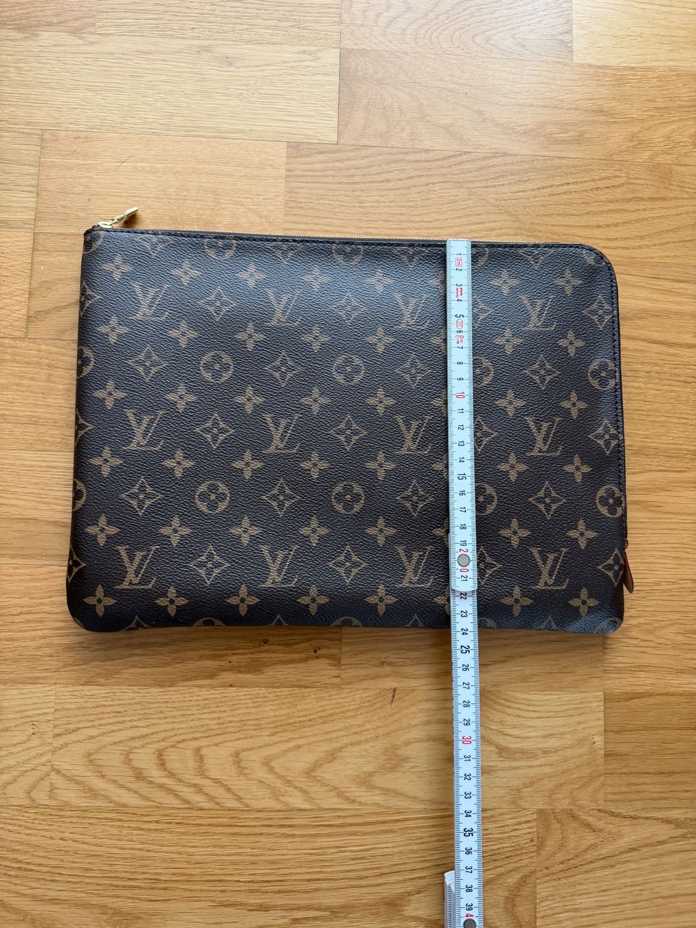Louis Vuitton Koffer & Taschen: Louis Vuitton Dokumentenmappe – Neu (gemäss Beschreibung) aus Ehrendingen von Nr.7 1
