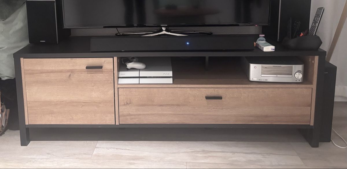 Mobili TV: Fernsehmöbel zu verkaufen – Nuovo (secondo la descrizione) da Feuerthalen venduto da geo_5dk5