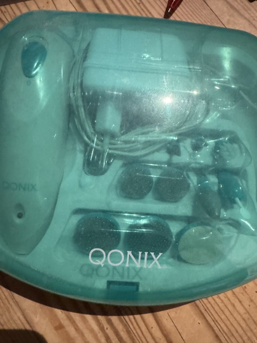 Manicure: Kit manucure pédicure Qonix avec accessoires – Usato da Veyrier venduto da kimedovapa