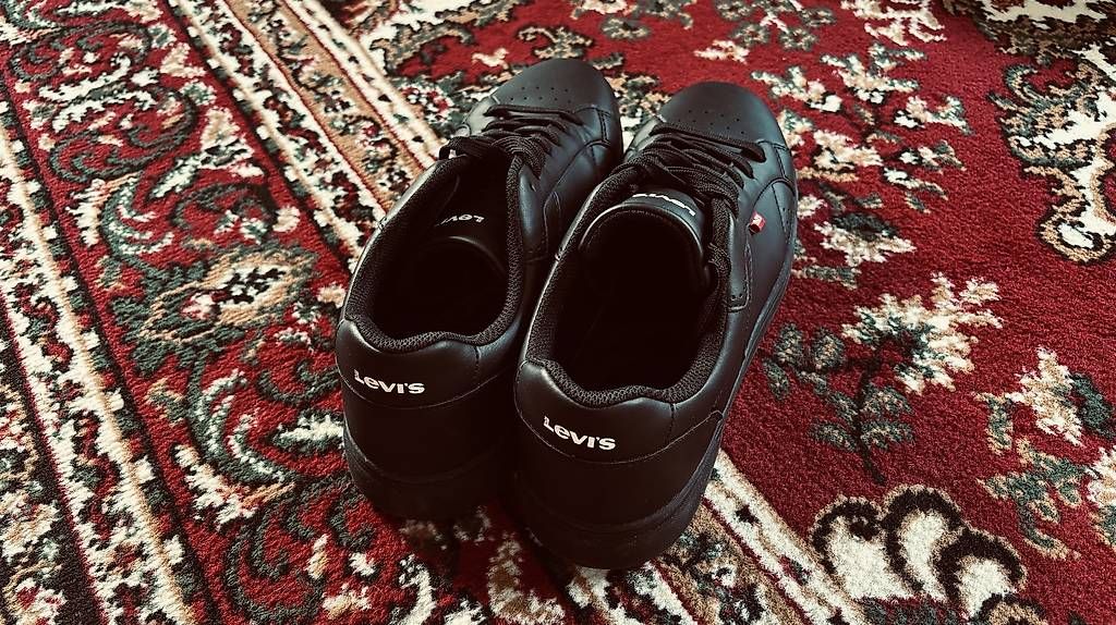 Levi's Scarpe da uomo: Schuhe Levi's schwarz (44) NEU – Nuovo (secondo la descrizione) da Zürich venduto da lupolupo 1