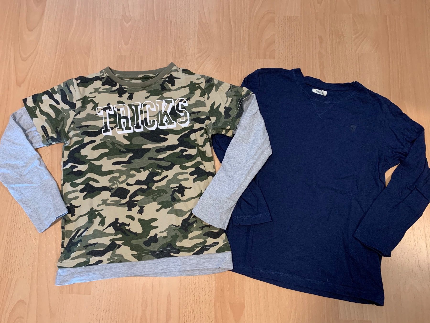 Maglioni & Felpe: 2x Sweatshirt Gr.122/128 – Usato da Kreuzlingen venduto da jamie45