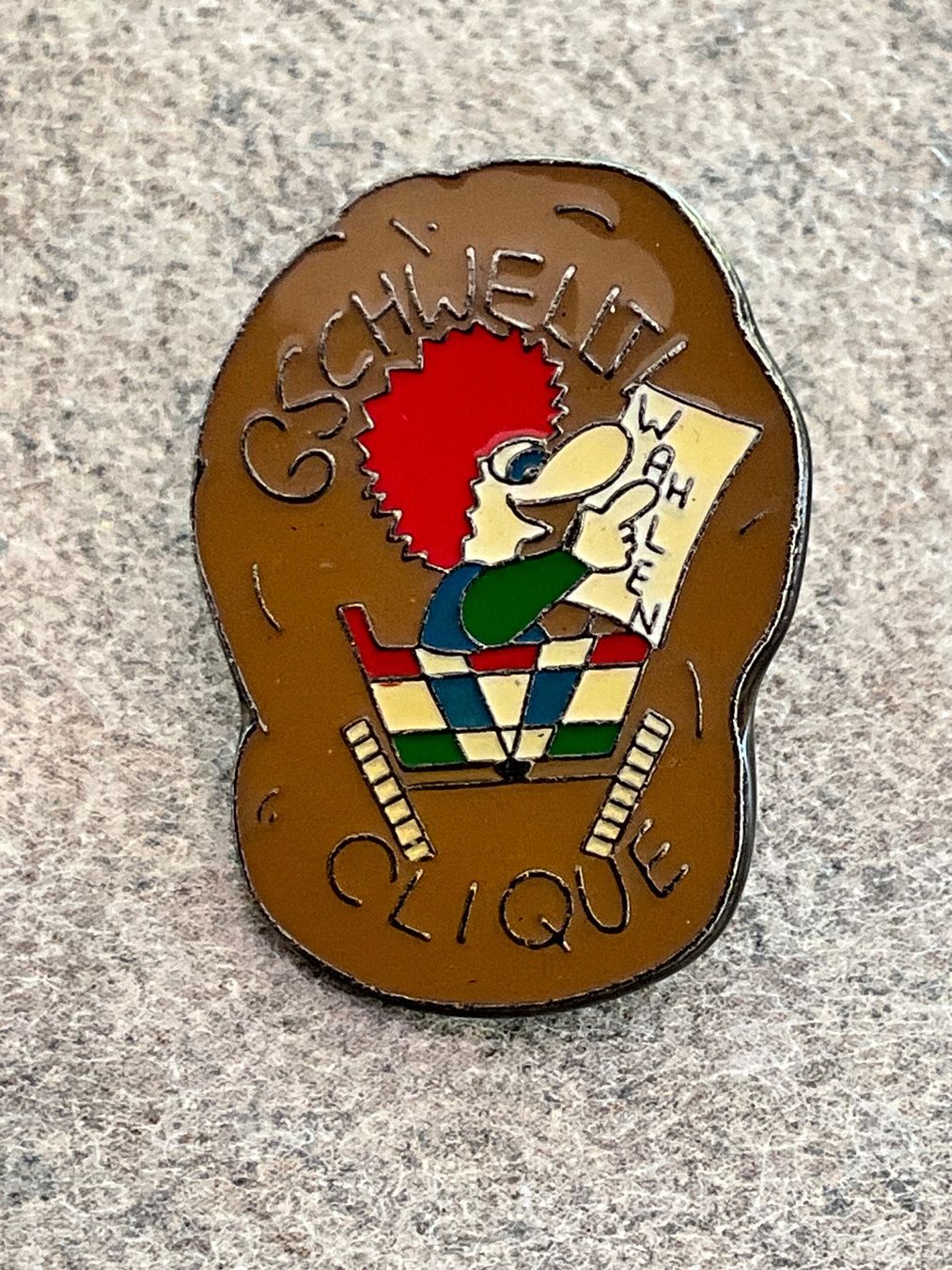 Placchette & Badge: 1 Pin Gschwellti Clique Wahlen – Usato da Basel venduto da Genie2
