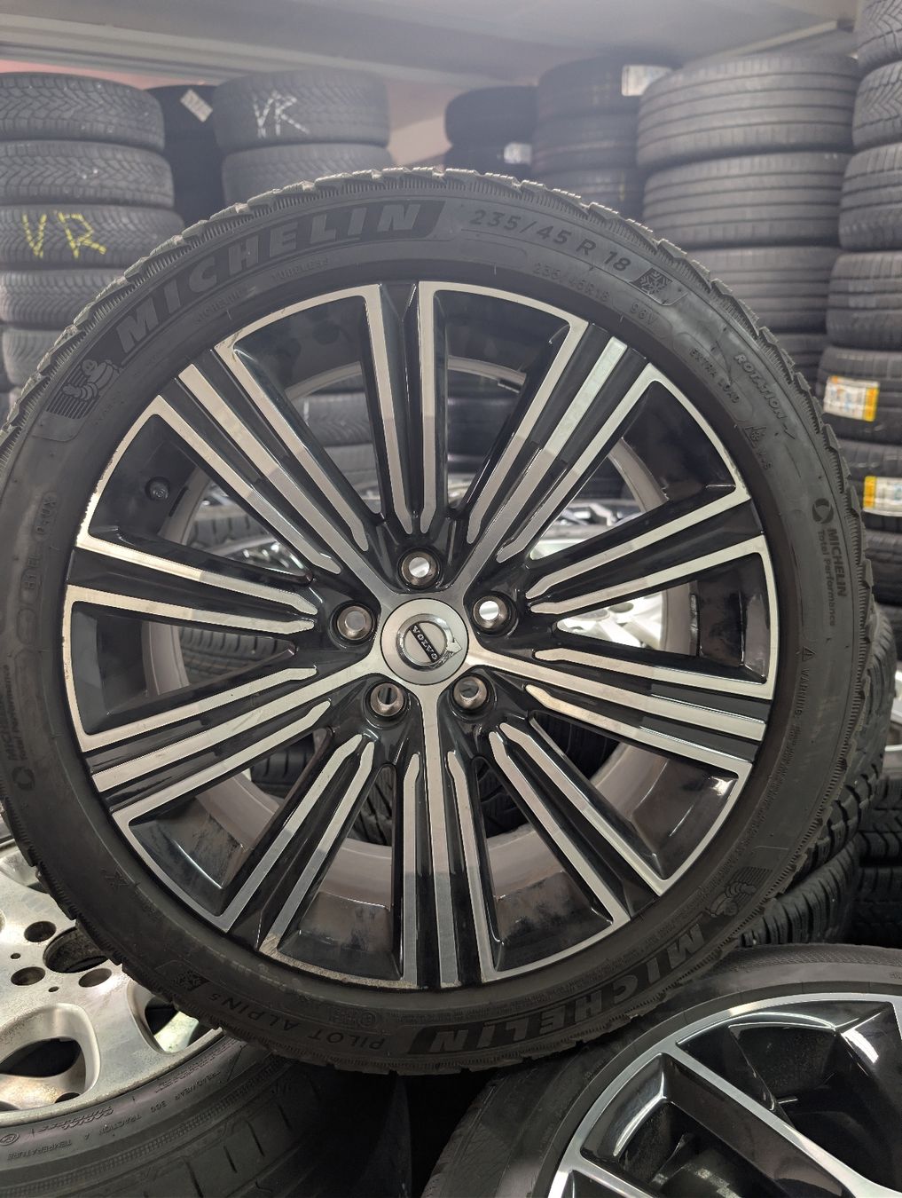 Felgen: Volvo Felgen – Gebraucht aus Dürrenäsch von Pneu-Idris 1