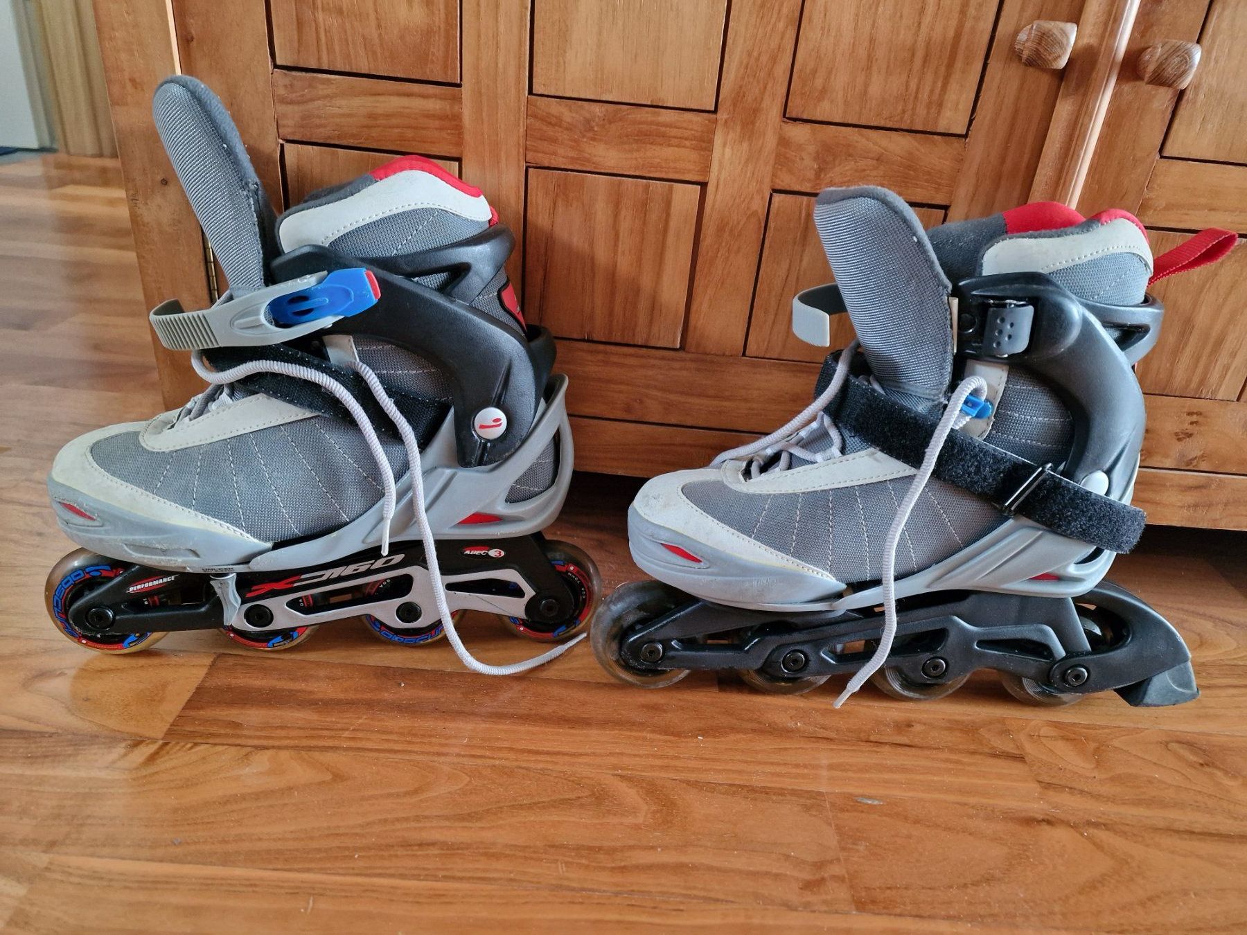 Obscure Pattini in linea & Pattini a rotelle: Gut erhaltene Inline Skates, Grösse 38 - 41 – Usato da Denges venduto da blue1569