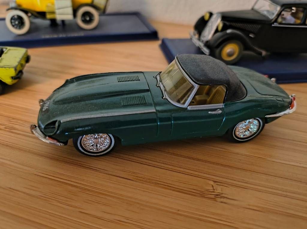 Modellini d'auto: Jaguar type E Dinky Toys verte – Usato da Saubraz venduto da Jogo68