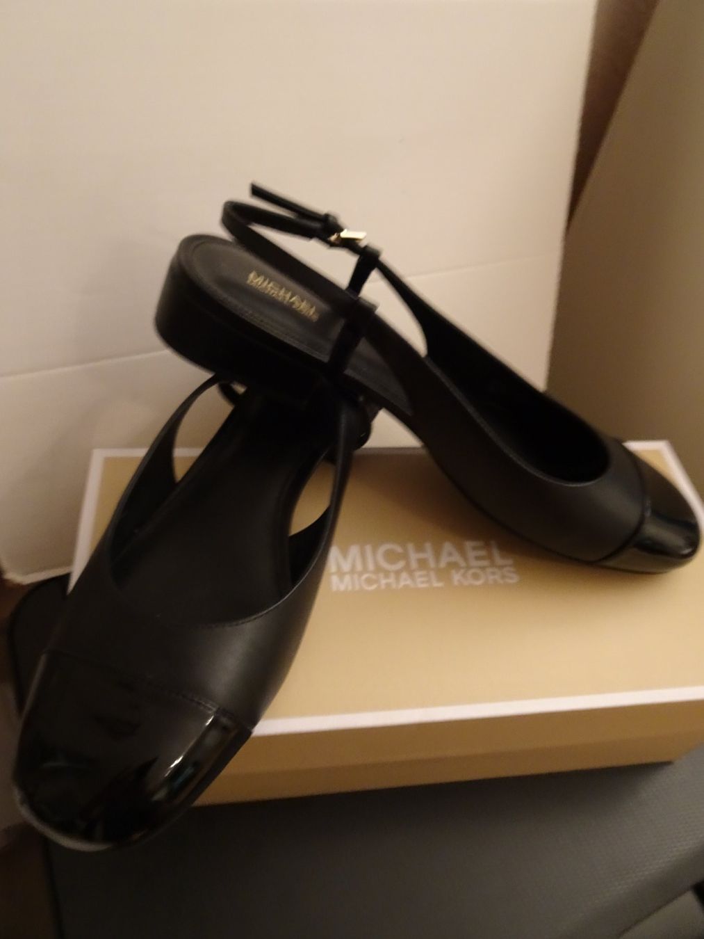 Michael Kors Chaussures hommes: BRAND NEW MICHAEL KORS SLINGBACKS LEATHER 40 & CHANEL SAMPLE – Neuf avec emballage d'origine à Oberwil b. Zug par JICKY-1889 1