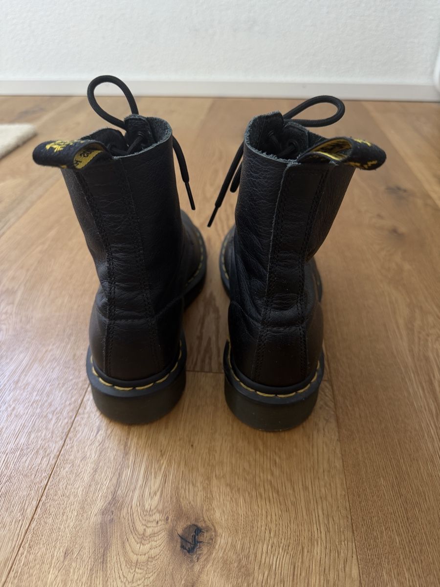 Dr. Martens Damenschuhe: Dr. Martens - Pascal, Gr. 38 – Gebraucht aus Interlaken von fbnscl 2