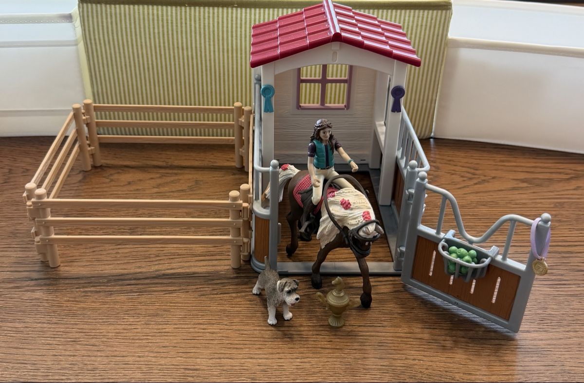 Schleich Giocattoli: Schleich Pferdebox  – Usato da Auw venduto da grisu81
